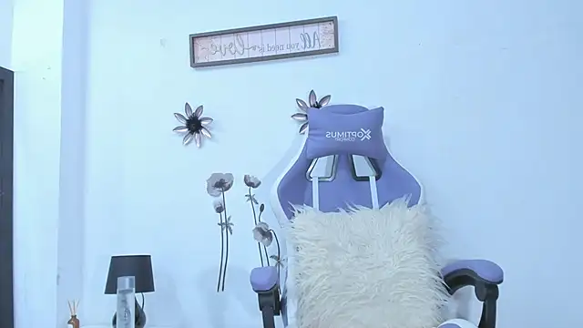 Snapshot of AnneGagner chatting on December 2024 11:56:02 PM AnneGagner online show from December 2024 11:56:02 PM