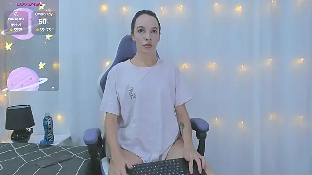 Snapshot of AnneGagner chatting on January 2025 10:19:01 PM AnneGagner online show from January 2025 10:19:01 PM