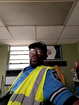 Snapshot of Txdarkmeat74 chatting on April 2026 05:32:01 PM Txdarkmeat74 online show from April 2026 05:32:01 PM