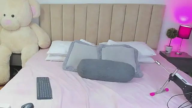 HannaRousse  online show from March 2026 08:23:02 PM