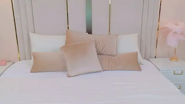 Snapshot of MarybethSnow chatting on May 2026 05:07:02 PM MarybethSnow online show from May 2026 05:07:02 PM
