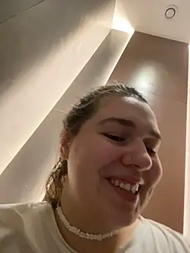 SuzieMurray online show from February 2025 08:17:01 AM