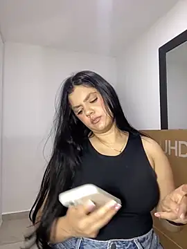 kimberlyhills1 online show from December 2025 03:34:01 AM