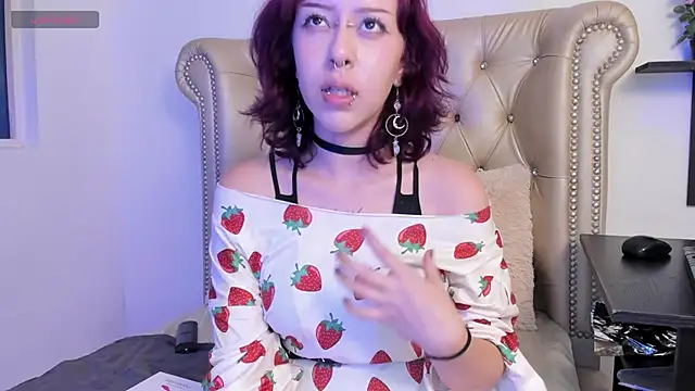 AlexaFoxy18 online show from February 2025 04:23:01 AM