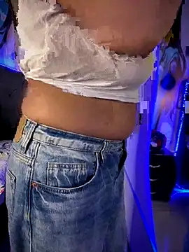 Im Little online show from September 2025 04:05:01 AM