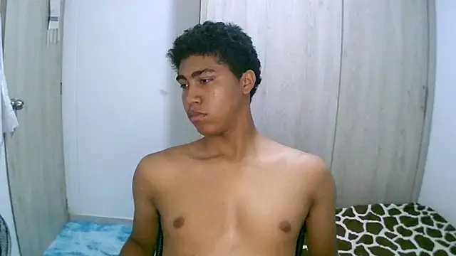 Snapshot of sexy_diamante_ chatting on March 2026 03:32:02 AM sexy diamante online show from March 2026 03:32:02 AM