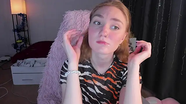 ReddHotPipper online show from December 2025 03:45:02 AM