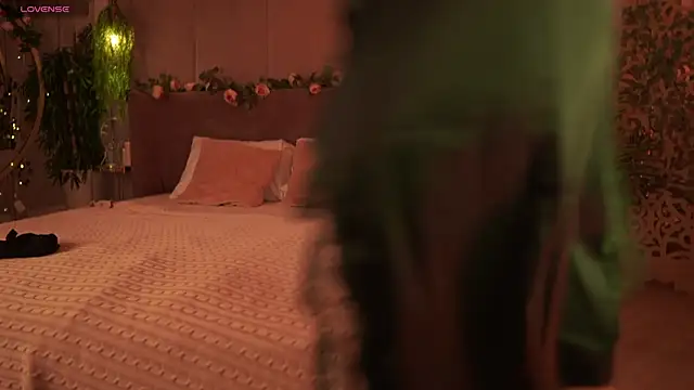 Smiley Mia online show from September 2025 05:08:01 AM