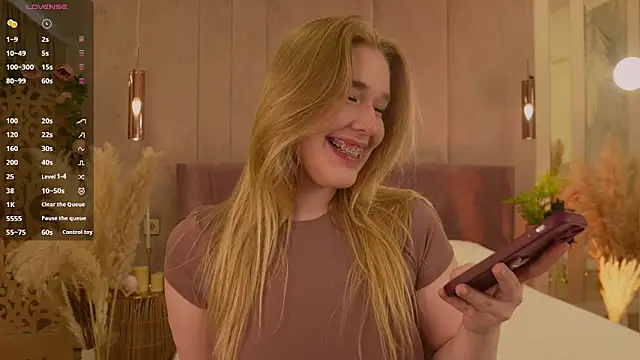Snapshot of Smiley_Mia chatting on May 2026 05:23:02 AM Smiley Mia online show from May 2026 05:23:02 AM