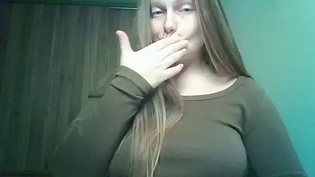 Evasapples online show from March 2026 08:16:01 PM