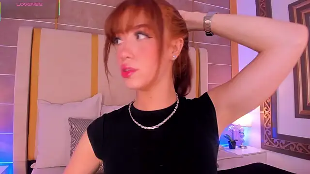 Snapshot of AbigailCarter chatting on November 2025 11:36:02 PM AbigailCarter online show from November 2025 11:36:02 PM