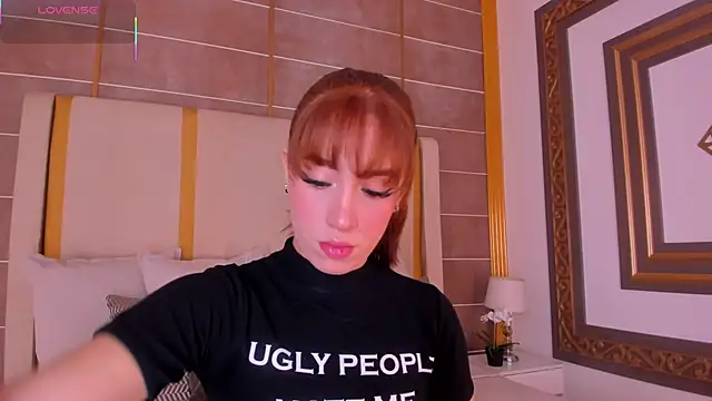 Snapshot of AbigailCarter chatting on November 2025 11:26:01 PM AbigailCarter online show from November 2025 11:26:01 PM