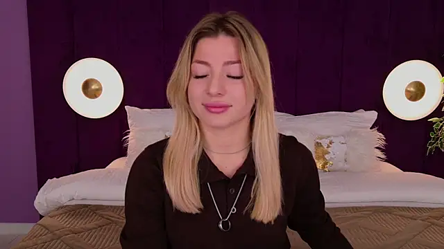 HelenaMorgan online show from November 2025 03:06:01 AM