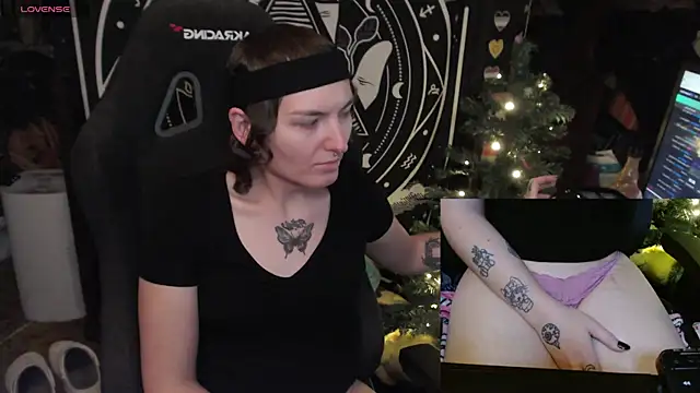 BrandiWRLD 999 online show from January 2025 12:33:01 AM