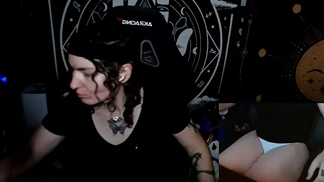 BrandiWRLD 999 online show from September 2025 07:19:02 PM