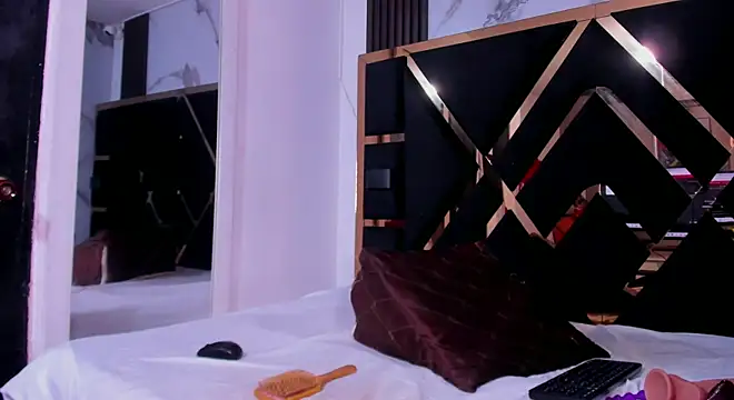 Snapshot of tifany_bigdick chatting on October 2025 05:45:02 PM tifany bigdick online show from October 2025 05:45:02 PM