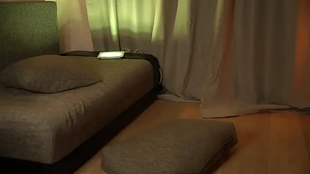 Snapshot of elisa_moon chatting on December 2024 06:11:01 PM elisa moon online show from December 2024 06:11:01 PM