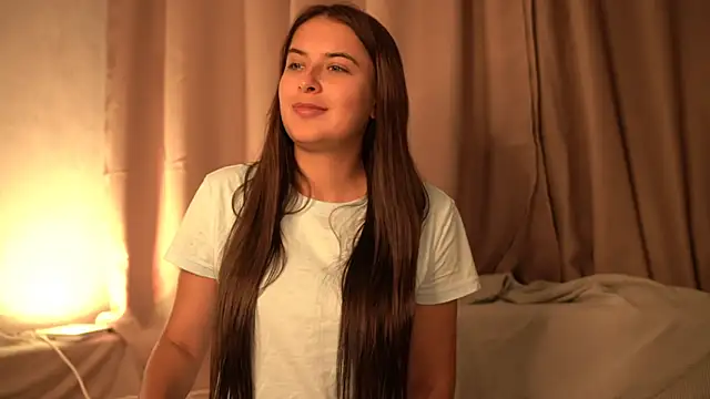 Snapshot of elisa_moon chatting on September 2025 04:11:01 PM elisa moon online show from September 2025 04:11:01 PM