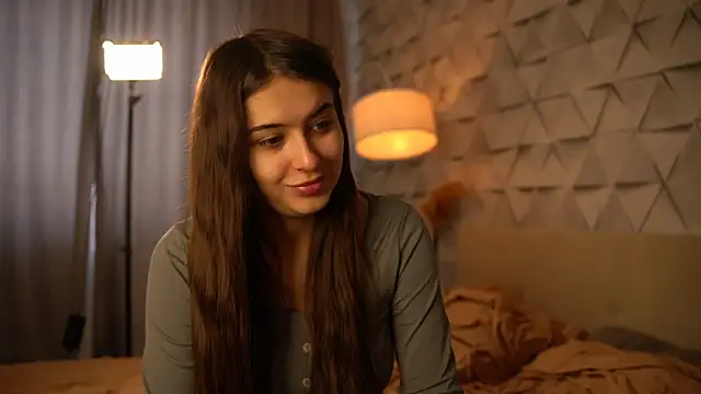 Snapshot of elisa_moon chatting on February 2026 10:01:01 AM elisa moon online show from February 2026 10:01:01 AM