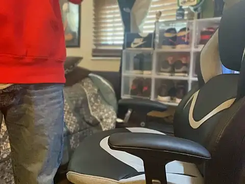 Snapshot of slutty_guy12 chatting on January 2025 09:59:01 PM slutty guy12 online show from January 2025 09:59:01 PM