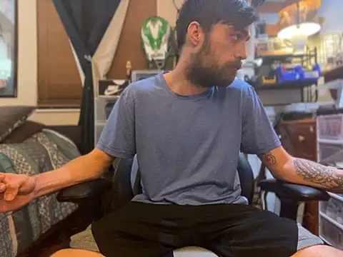 Snapshot of slutty_guy12 chatting on February 2025 02:16:01 AM slutty guy12 online show from February 2025 02:16:01 AM