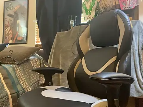 Snapshot of slutty_guy12 chatting on February 2025 08:24:01 PM slutty guy12 online show from February 2025 08:24:01 PM