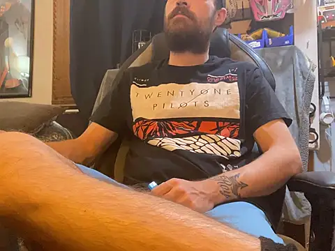 Snapshot of slutty_guy12 chatting on February 2025 01:13:01 AM slutty guy12 online show from February 2025 01:13:01 AM