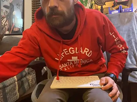 Snapshot of slutty_guy12 chatting on February 2025 12:42:01 AM slutty guy12 online show from February 2025 12:42:01 AM