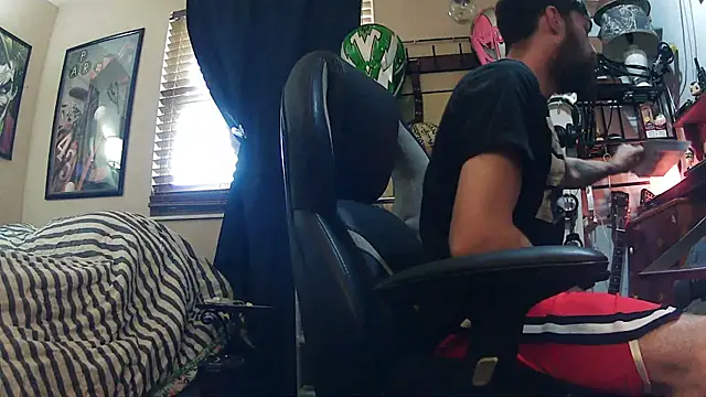 Snapshot of slutty_guy12 chatting on February 2025 07:42:01 PM slutty guy12 online show from February 2025 07:42:01 PM