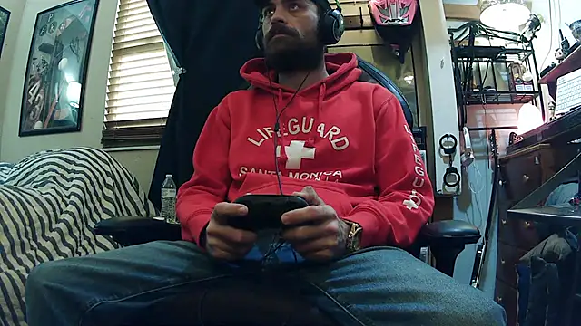 Snapshot of slutty_guy12 chatting on February 2025 10:04:01 PM slutty guy12 online show from February 2025 10:04:01 PM