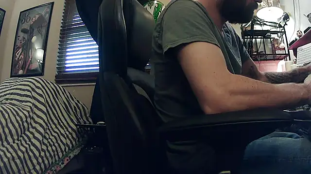 Snapshot of slutty_guy12 chatting on February 2025 08:01:01 PM slutty guy12 online show from February 2025 08:01:01 PM