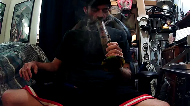 Snapshot of slutty_guy12 chatting on February 2025 07:08:02 PM slutty guy12 online show from February 2025 07:08:02 PM