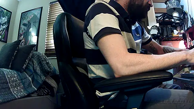 Snapshot of slutty_guy12 chatting on February 2025 06:34:02 PM slutty guy12 online show from February 2025 06:34:02 PM