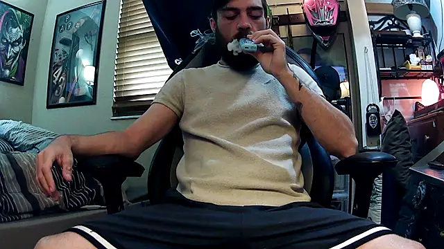 Snapshot of slutty_guy12 chatting on March 2025 06:32:01 PM slutty guy12 online show from March 2025 06:32:01 PM