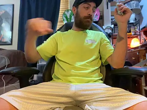 Snapshot of slutty_guy12 chatting on March 2025 04:53:01 PM slutty guy12 online show from March 2025 04:53:01 PM