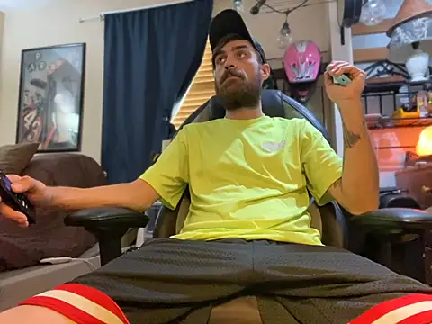 Snapshot of slutty_guy12 chatting on March 2025 08:18:02 PM slutty guy12 online show from March 2025 08:18:02 PM