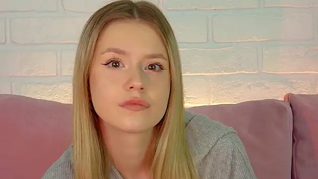 MilanaBalmain online show from October 2025 04:02:01 PM