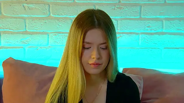 MilanaBalmain online show from June 2026 04:24:01 AM