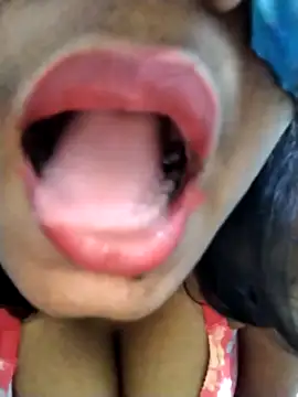 Snapshot of Zaraangle chatting on February 2026 07:04:01 PM Zaraangle online show from February 2026 07:04:01 PM