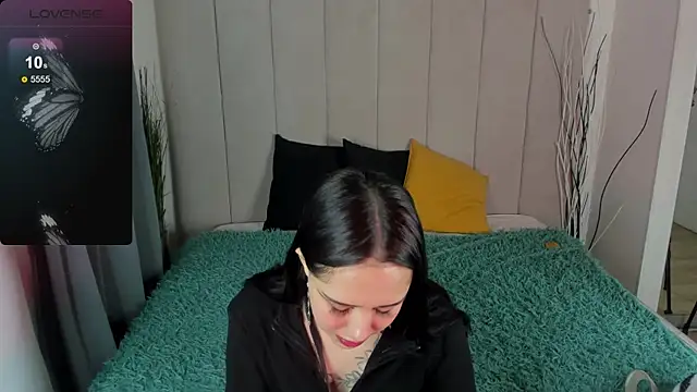 baby  kim online show from February 2025 11:43:01 AM