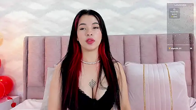 im nika  online show from February 2025 06:32:02 PM