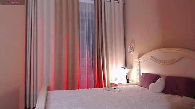 Avylew online show from September 2025 06:42:01 PM