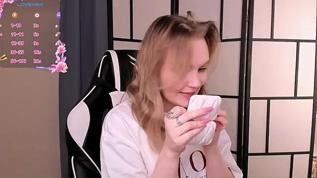 Snapshot of OraBIood chatting on January 2025 07:15:01 PM OraBIood online show from January 2025 07:15:01 PM