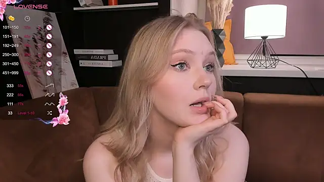 Snapshot of OraBIood chatting on March 2025 10:27:02 PM OraBIood online show from March 2025 10:27:02 PM