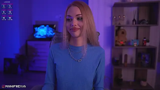 ManiFreyja online show from December 2024 07:53:02 PM