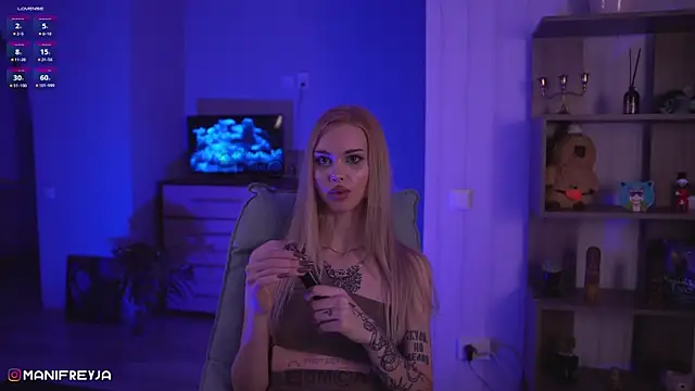 ManiFreyja online show from December 2024 02:01:02 AM