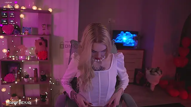 ManiFreyja online show from March 2025 06:59:02 PM