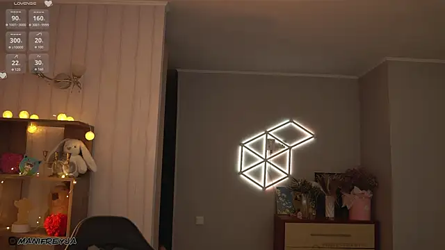 ManiFreyja online show from October 2025 08:29:02 PM