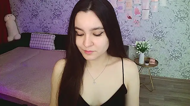 Snapshot of annie_shine chatting on December 2024 06:33:01 AM annie shine online show from December 2024 06:33:01 AM