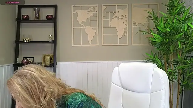 LadyLeea online show from February 2025 05:30:02 AM